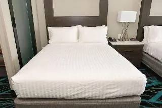 Holiday Inn Express & Suites - Charlotte Airport By Ihg Hotel